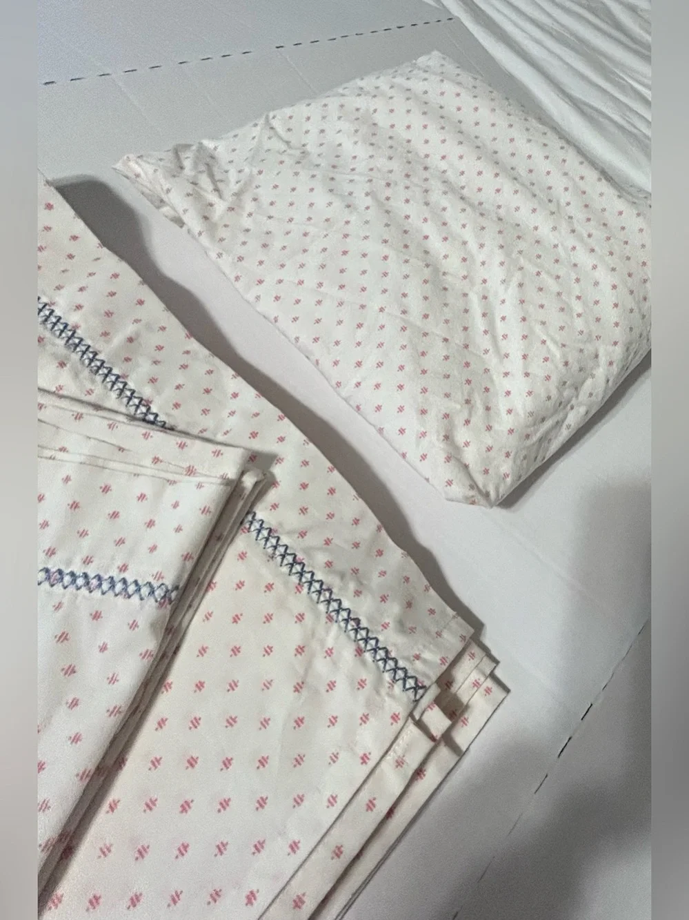 Opal House Sheet Set 3 Piece White & Salmon with Blue Embroidery Border XL Twin